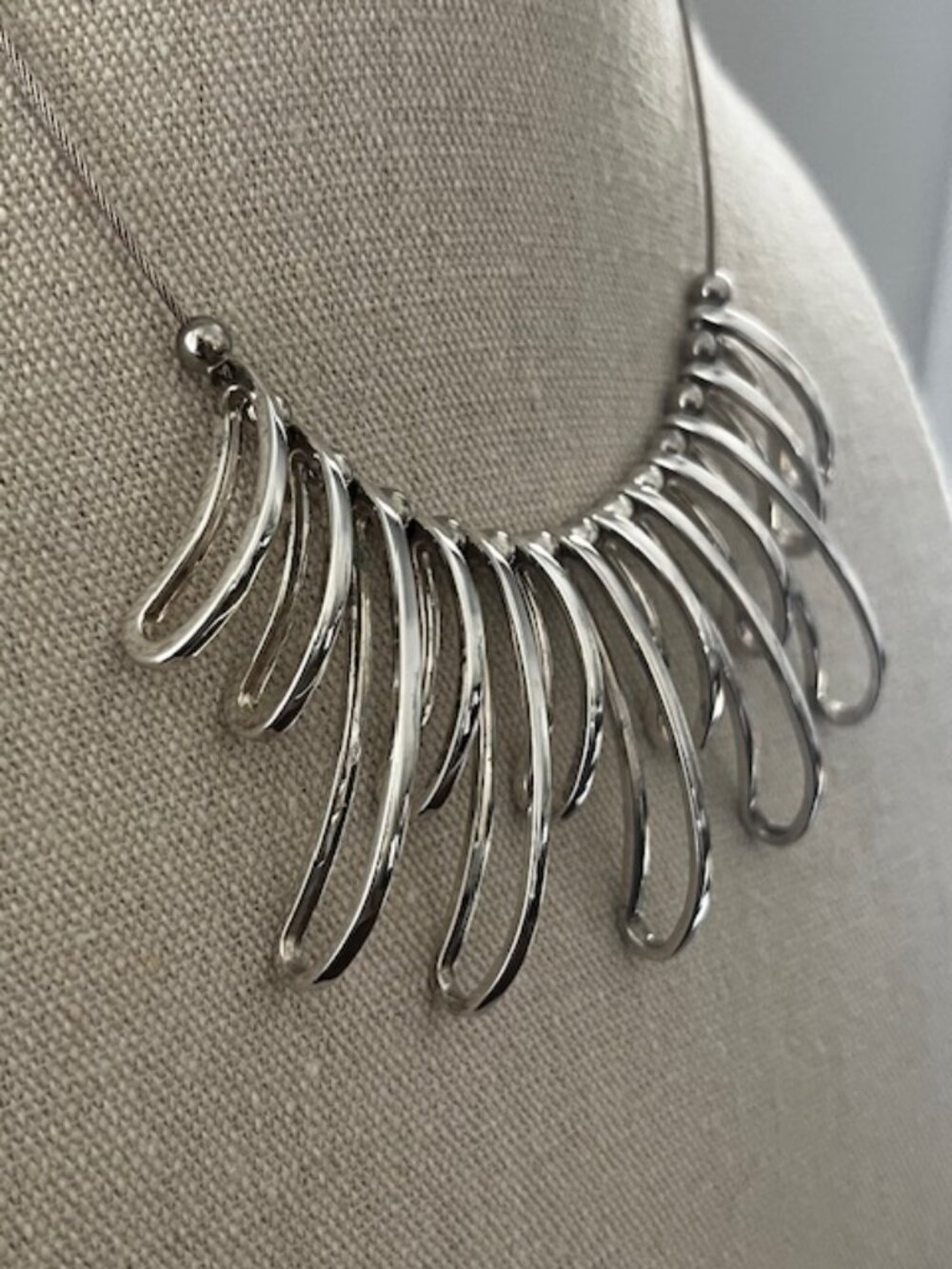Silver Tone Wire Loop Fringe Statement Choker Necklace Modern Sculptural